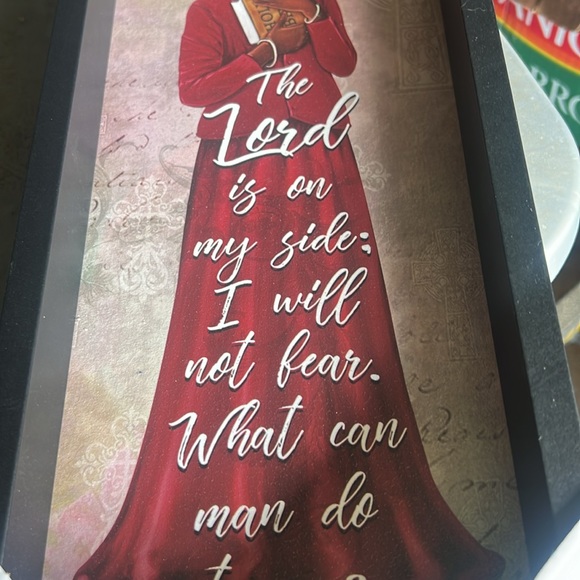 Decor - Picture 2 of 6